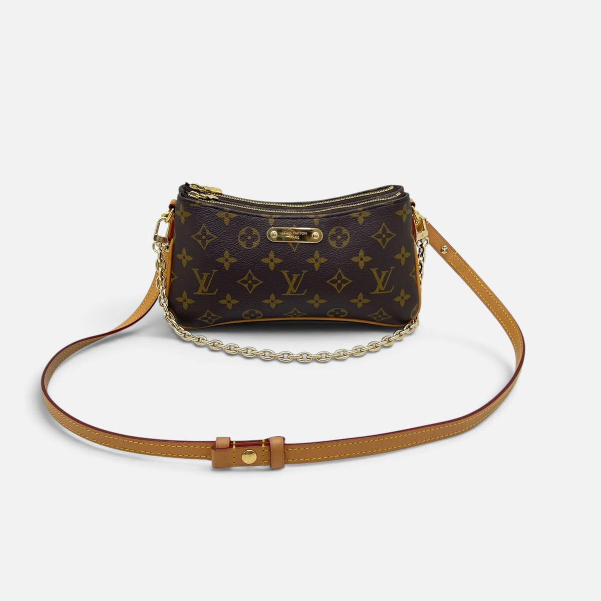 Monogram Liv