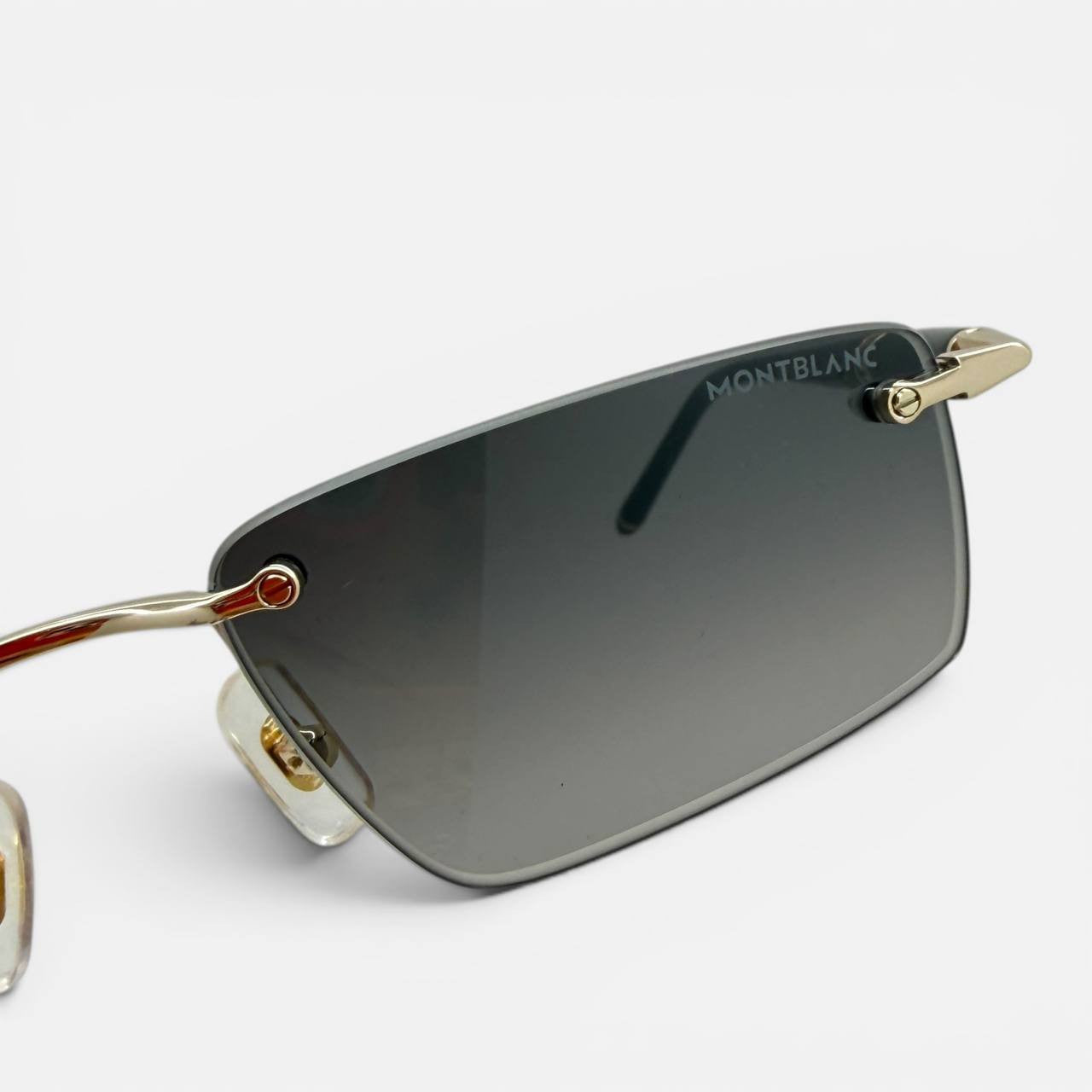 Occhiali da sole rettangolari con montatura in metallo color oro