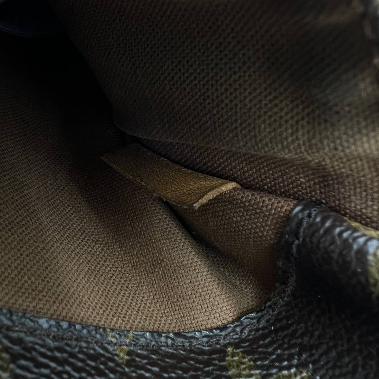Pochette Gange con tracolla