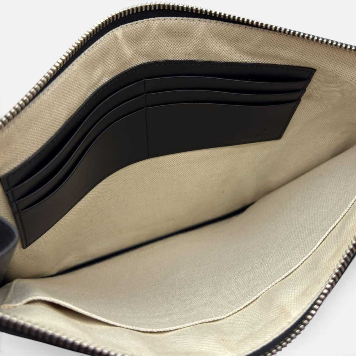 Pochette GG Supreme “Blind For Love” con stampa ape
