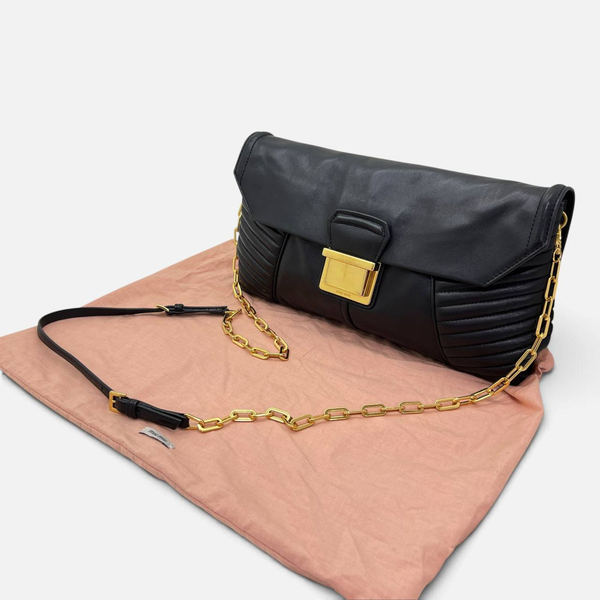 Pouch a tracolla in pelle