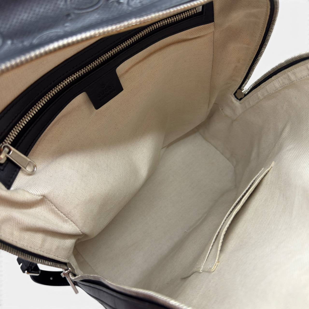 Zaino in pelle GG Embossed